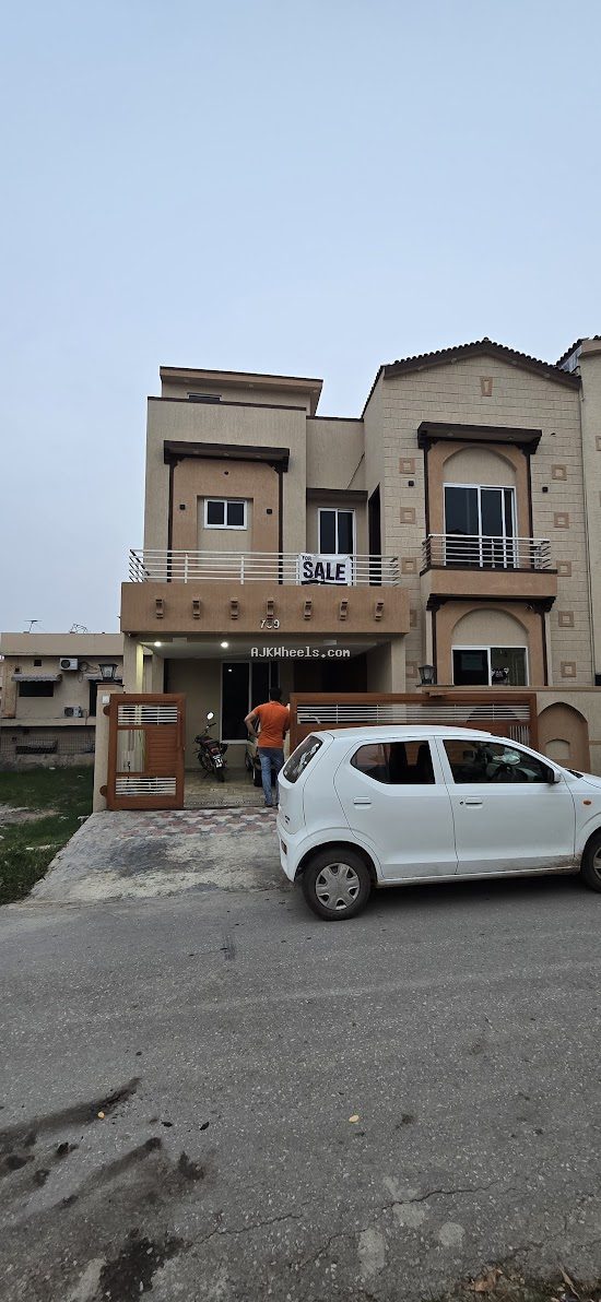 5 Marla Designer House For sale